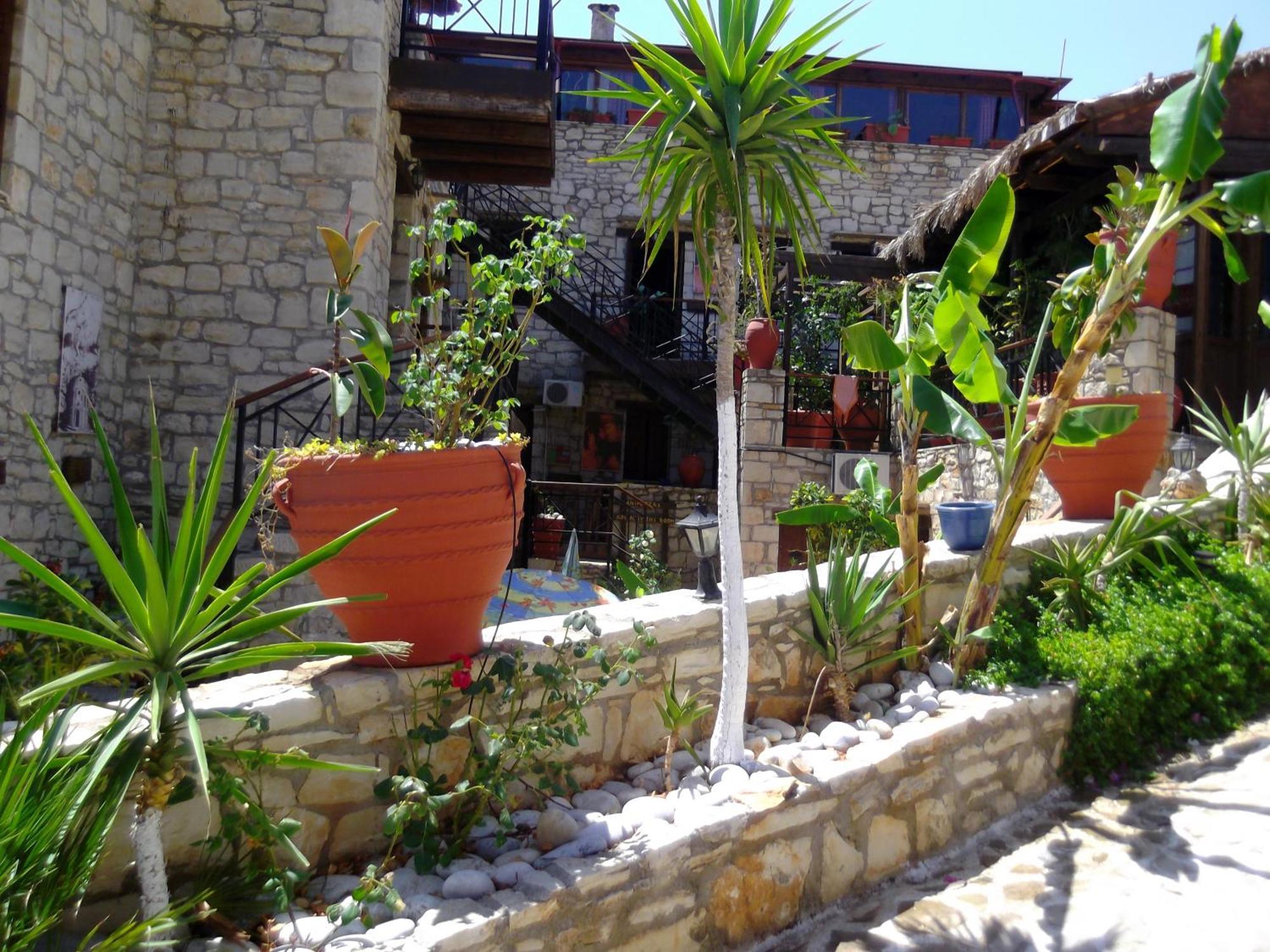 Stone Village מלון דירות