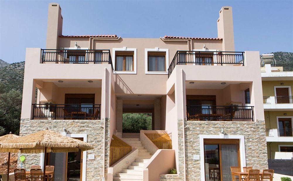 מלון דירות Stone Village 4*
