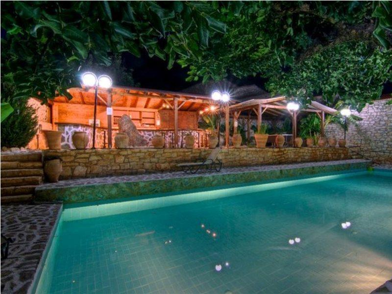 Stone Village מלון דירות 4*
