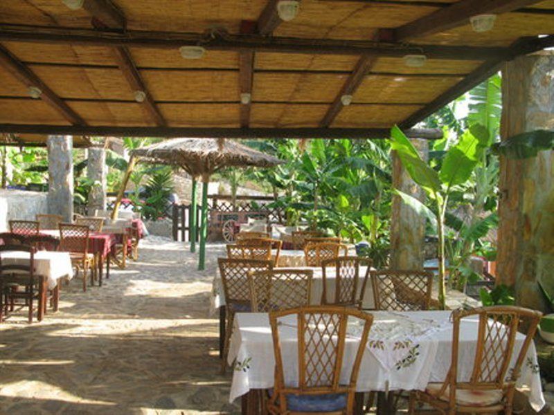 מלון דירות Stone Village 4*