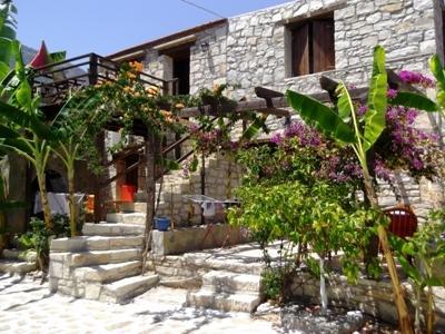 Stone Village מלון דירות 4*