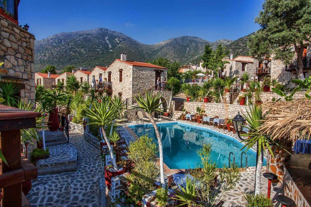 Stone Village מלון דירות 4*